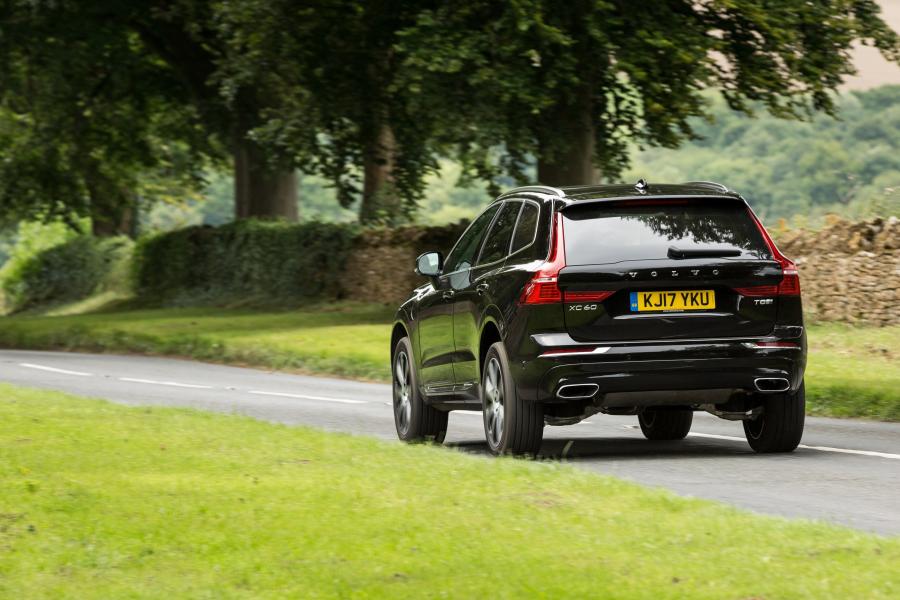  Volvo XC60 T8 Inscription 2017 года  (UK) (фото 38 из 40)